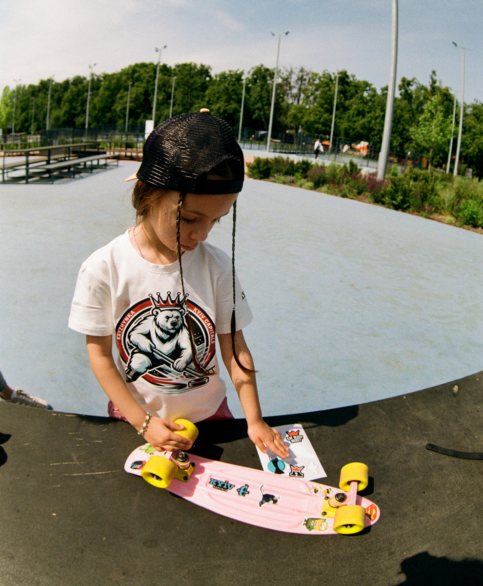 Колаборація Кепіталз x Крижинка. Футболка молочного кольору