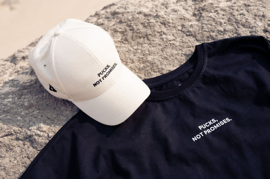 Молочна кепка  "Pucks, Not Promises"